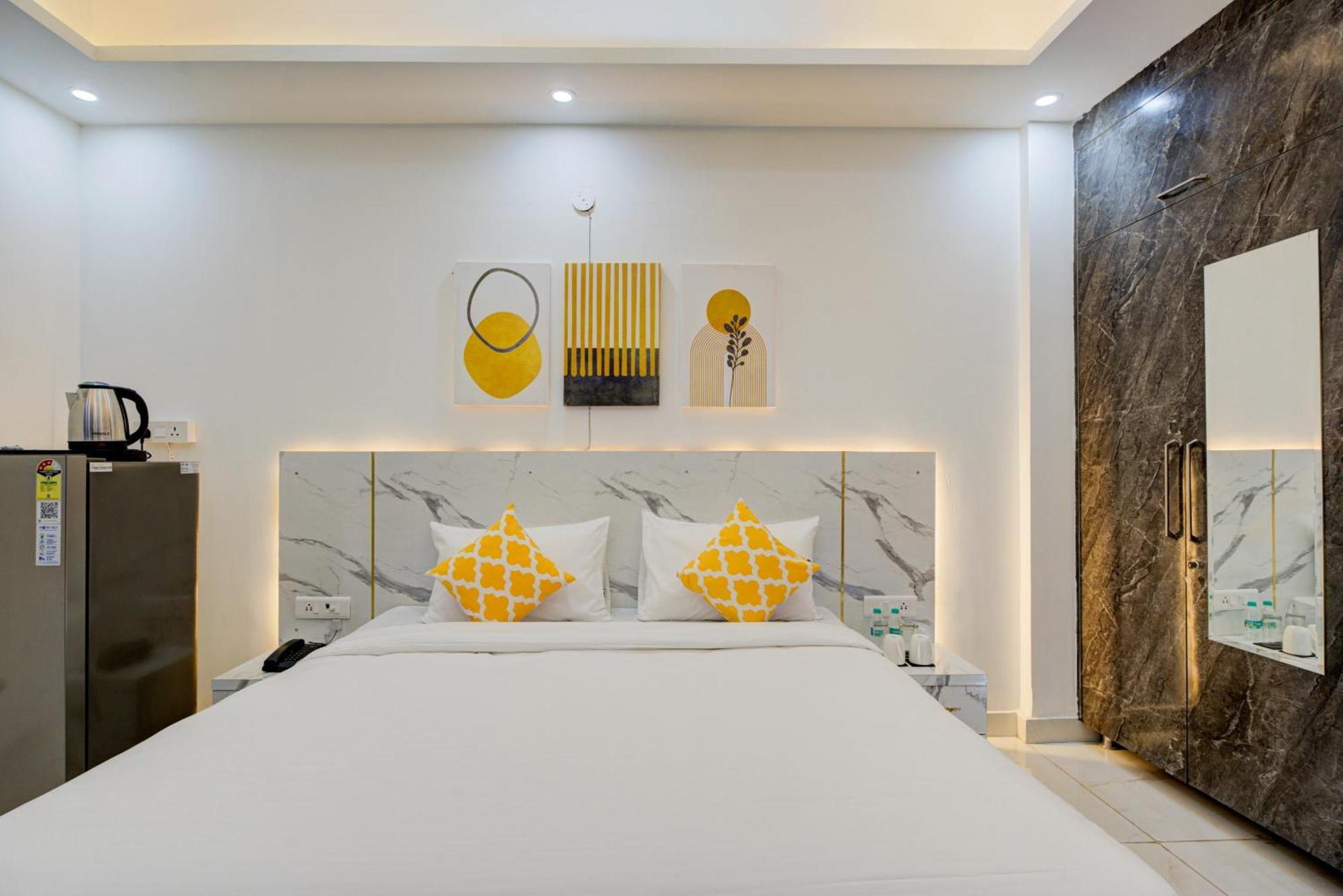 The Empire Studioz Hotel Golf Course Road Studio With Kitchen & Balcony One Horizon Center Paras Hospital Cyber City Gurgáon Exteriér fotografie